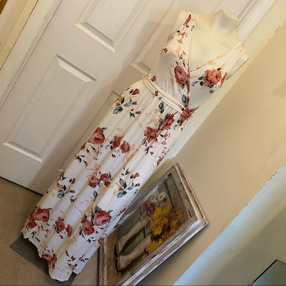 🌹 12 PM by Mon Ami Feminine Floral Maxi Dress with Tie